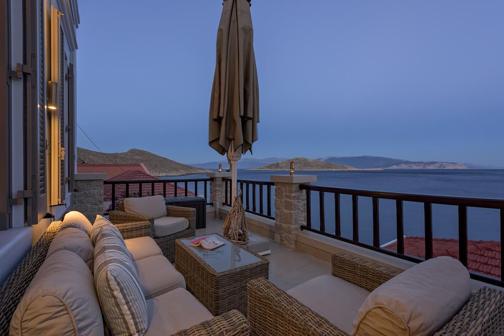Admiral'S House Villa Chalki Town Buitenkant foto